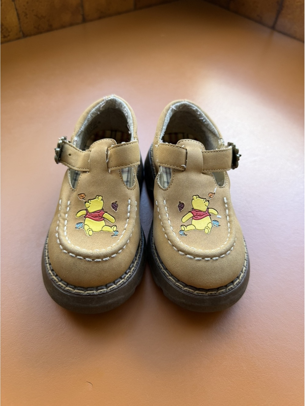 Vintage Disney Pooh Toddler Mary Jane Shoes Size 7 Winnie the Pooh Tan